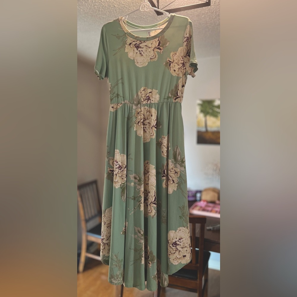 Wren and Ivory midi dress- soft and flowy!